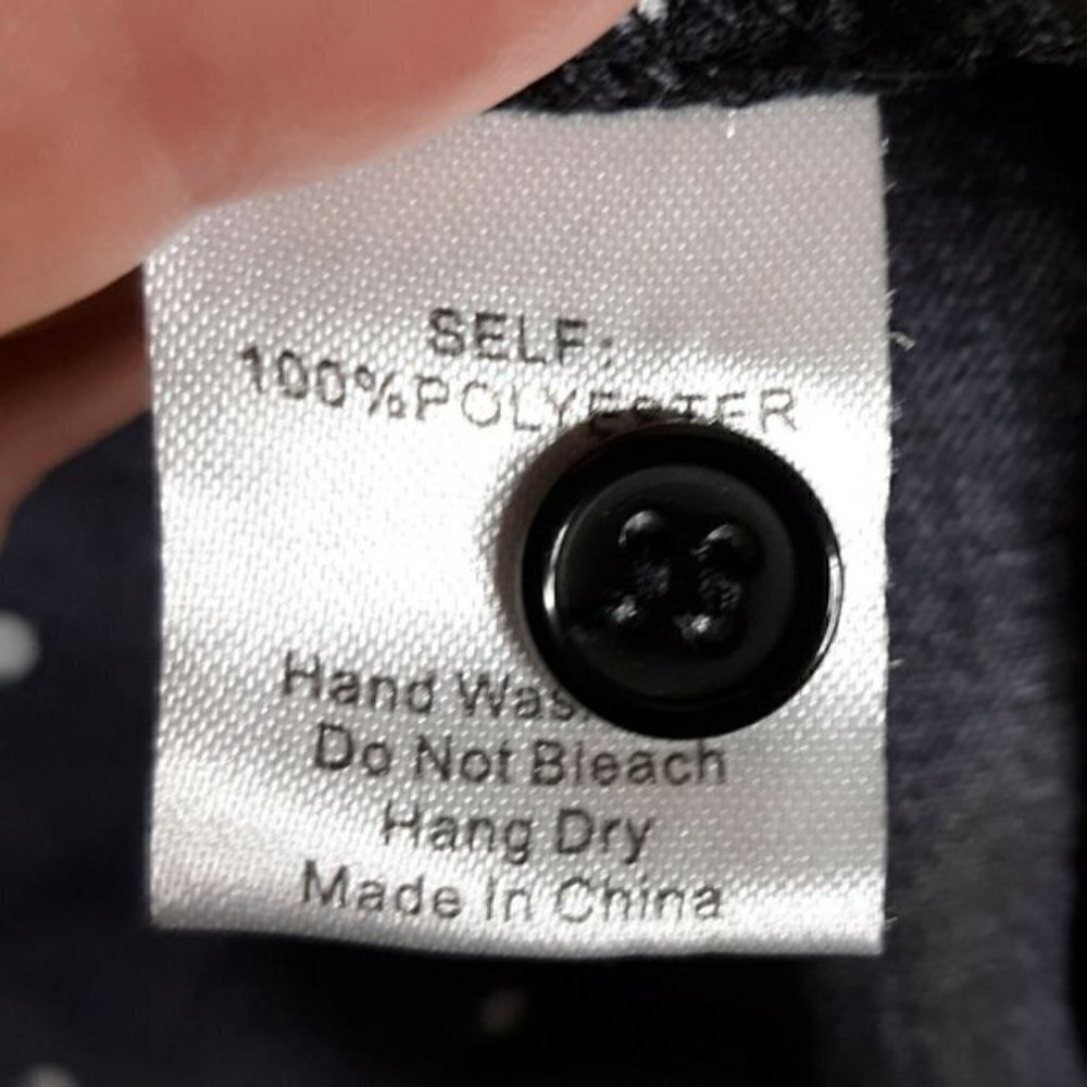 Mod Ref Polka Dot Ruffle Button Down Blouse. Small - Picture 5 of 5